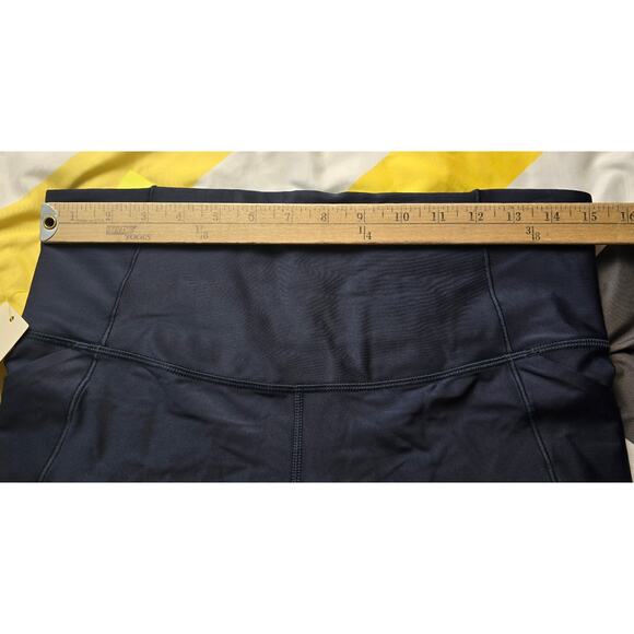 All in Motion Women's Navy Blue Effortless Support Pocketed Bike Short- Large - Picture 3 of 6